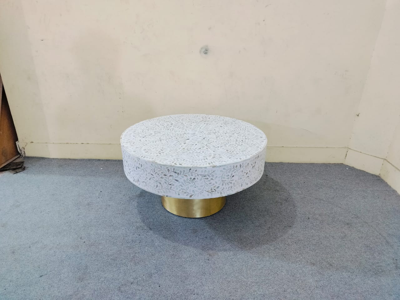 Mother of pearl Coffee table floral white