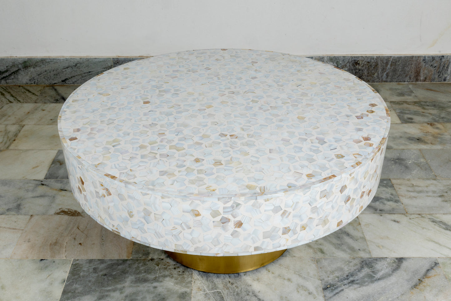 Geometric white Round coffee table Mother of pearl